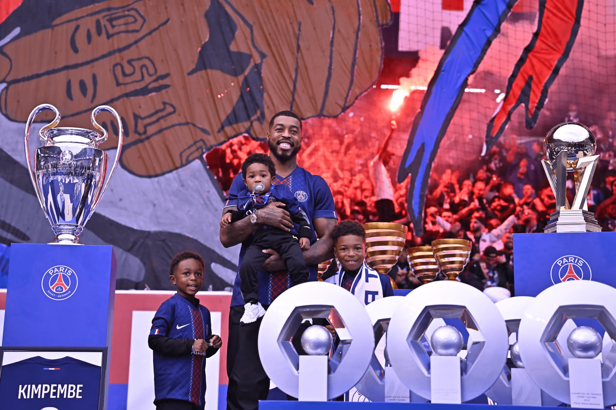 他在象征荣, entit 他在象征荣, entit