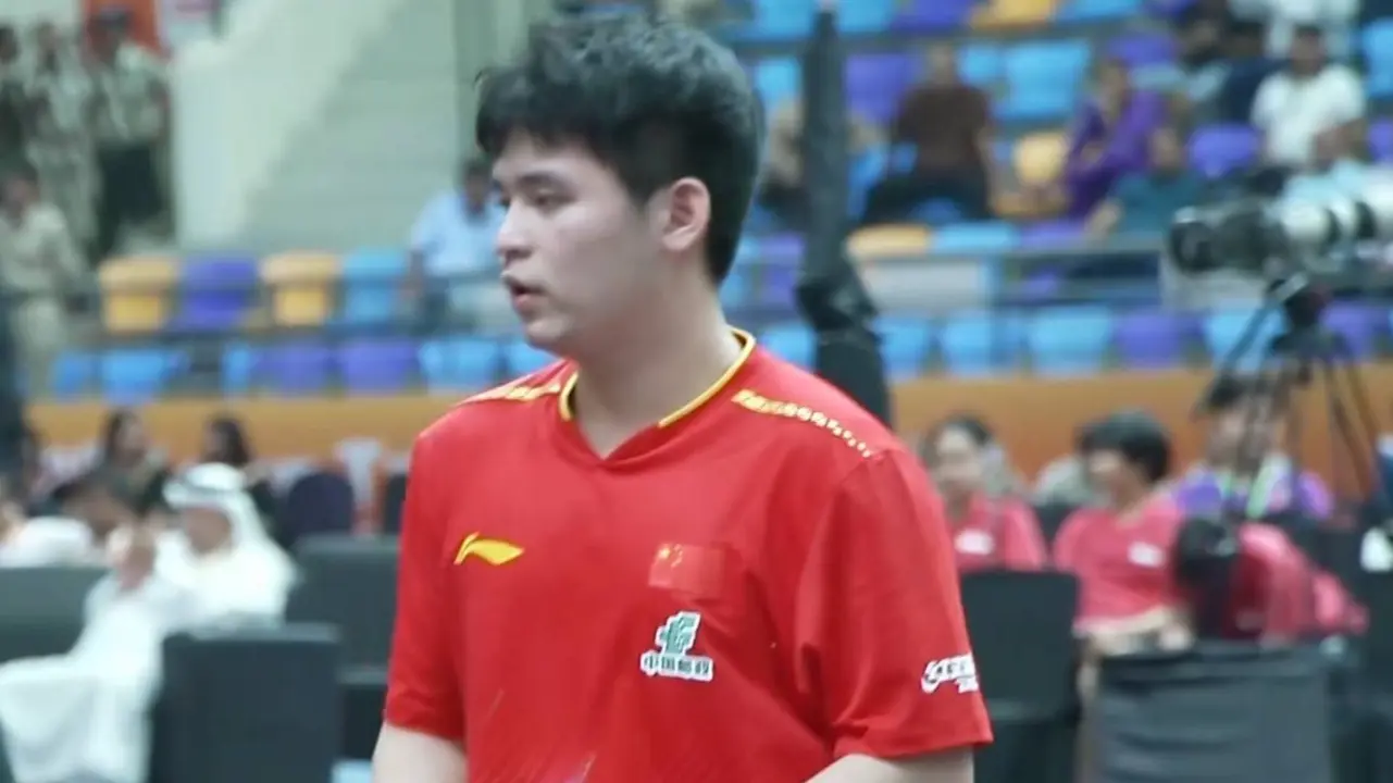 遭遇冲击时, 黄镇廷积极, alt 遭遇冲击时, 黄镇廷积极, alt