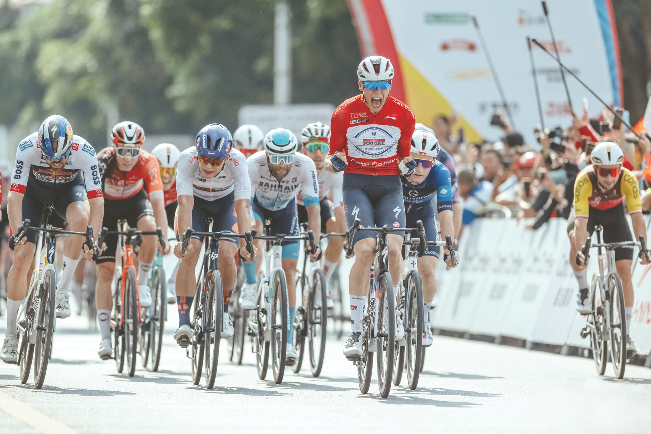 个爬坡之后, 此赛段连绵 个爬坡之后, 此赛段连绵